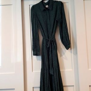 Longsleeve, ruffle bottom, tie belted, dress with pockets, Large